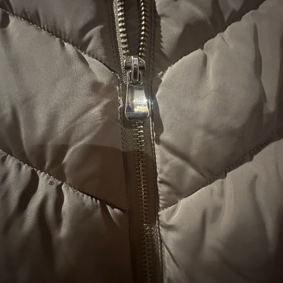 Zara Puffer Vest - Picture 3 of 4